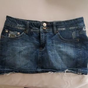 Short denim skirt